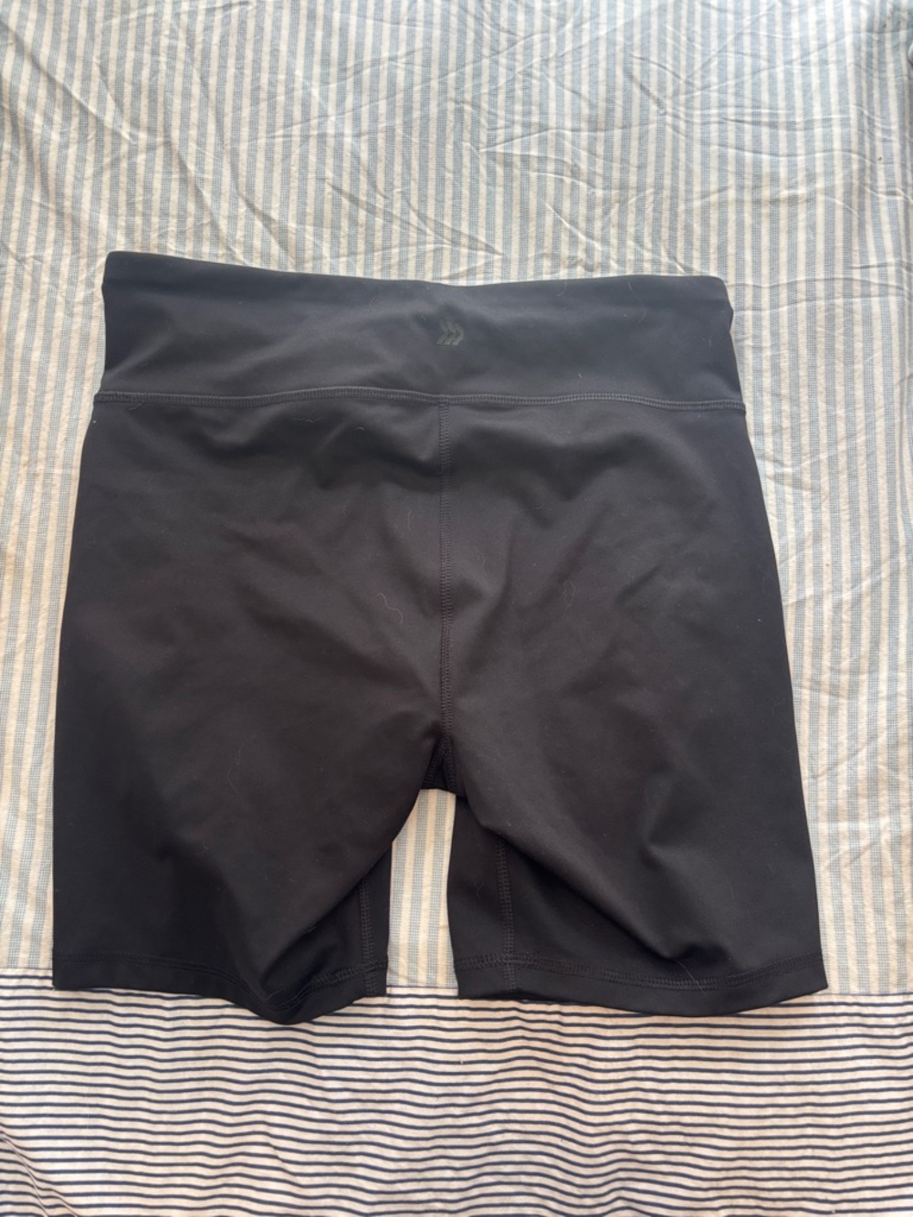 Work out shorts - Picture 2 of 2